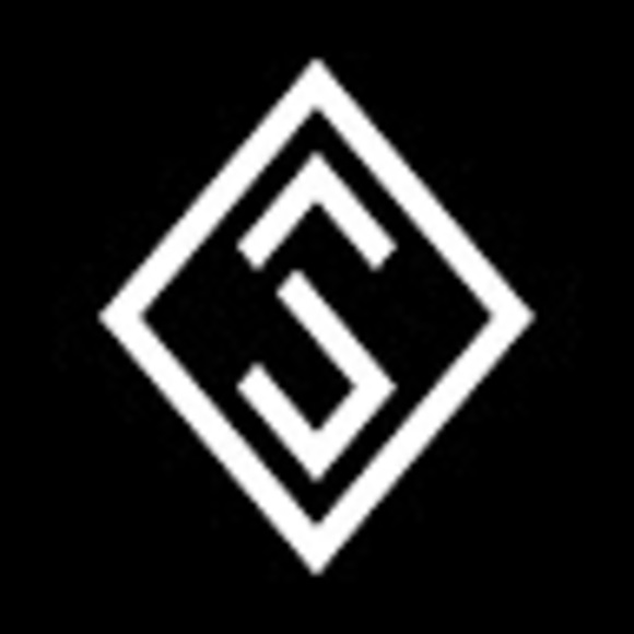 Poshmark profile picture for @straining